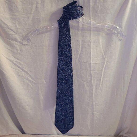 100% Silk Christian Dior 3 1/4" Wide, 5' long - Picture 4 of 4